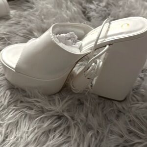 To big for my wide Feet.